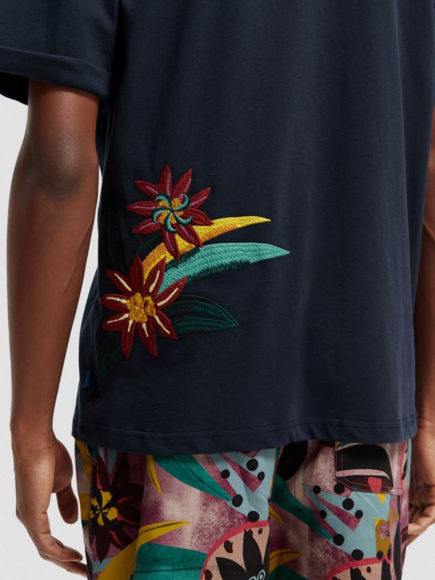 Scotch & Soda Men Relaxed Fit Organic Floral-Embroidered T-Shirt LP48HB352 Clothing Night
